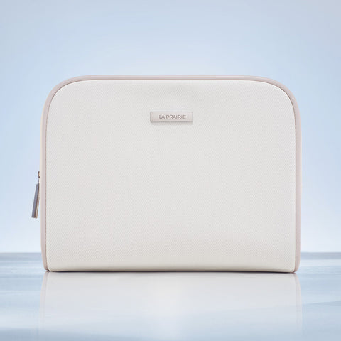 COMPLIMENTARY LA PRAIRIE POUCH